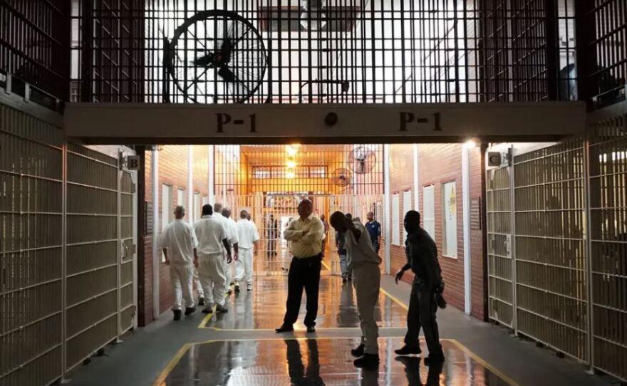 Federal Judge Orders Air Conditioning in All Texas Prisons by 2029