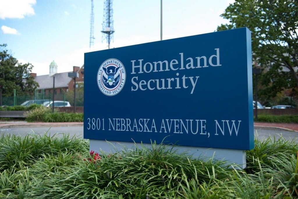 US Citizen Injured During ICE Encounter in California, Officials Call for Investigation